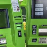 Жінка в Дніпрі зайшла у Приват24 померлого батька і переказала 100 тисяч гривень на власні картки